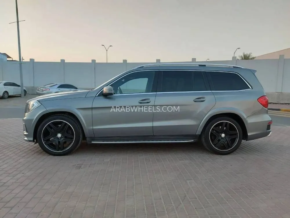 مرسيدس بنز GL الفئة 2015 for Sale in الشارقة Image-3