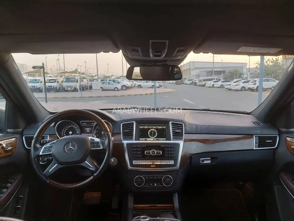 مرسيدس بنز GL الفئة 2015 for Sale in الشارقة Image-14