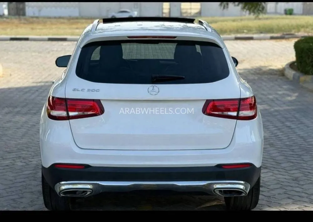 Mercedes Benz GLC Class 2018 for Sale in Sharjah Image-2