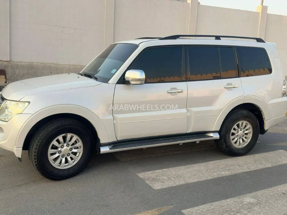 ميتسوبيشي باجيرو 2014 for Sale in الشارقة Image-5