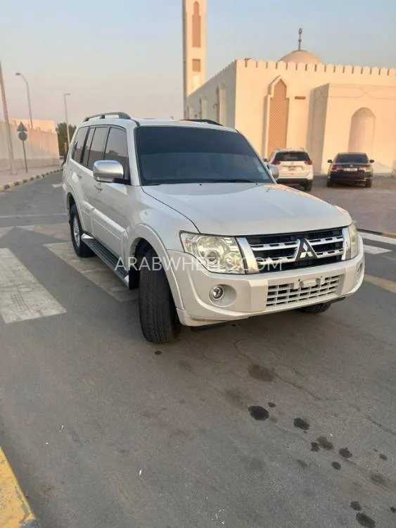 ميتسوبيشي باجيرو 2014 for Sale in الشارقة Image-7