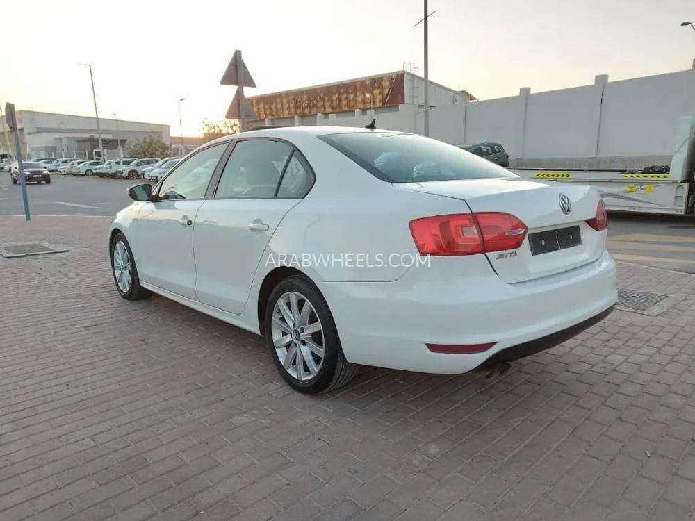Volkswagen Jetta 2012 for Sale in Sharjah Image-3