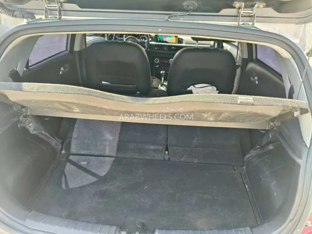 كيا بيكانتو 2018 for Sale in عجمان Image-6