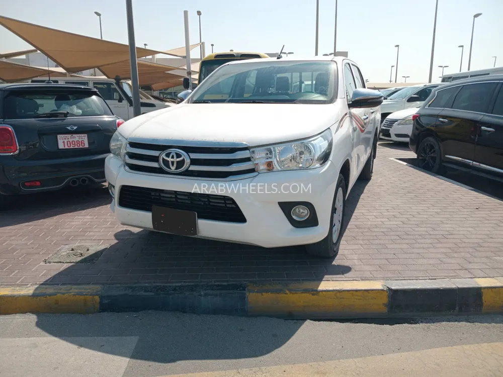 Toyota Hilux 2021 for Sale in Sharjah Image-2