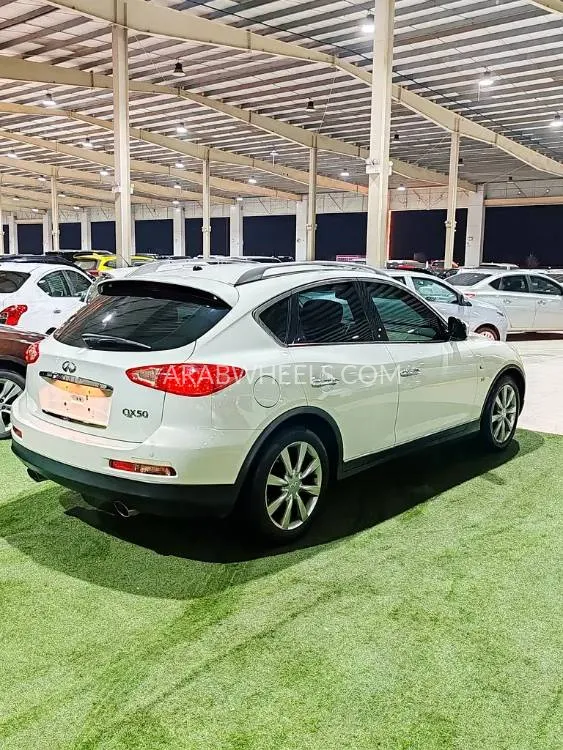 Infiniti QX50 2015 for Sale in Umm Al Quwain Image-8