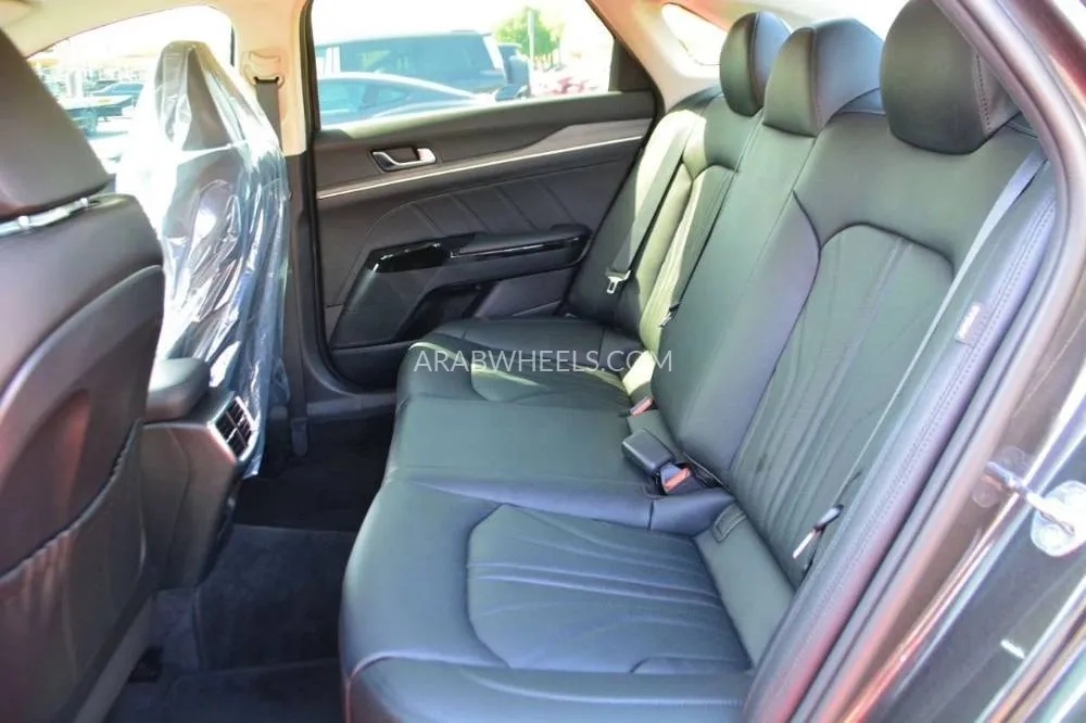 Kia K5 2025 for Sale in Sharjah Image-19