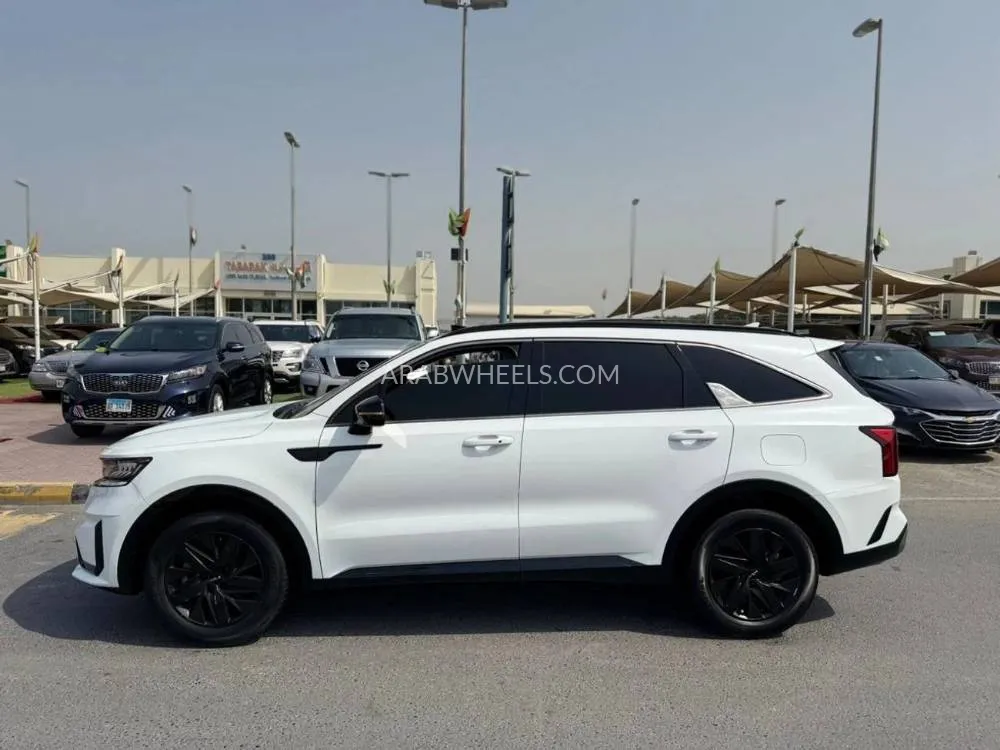 Kia Sorento 2023 for Sale in Sharjah Image-3