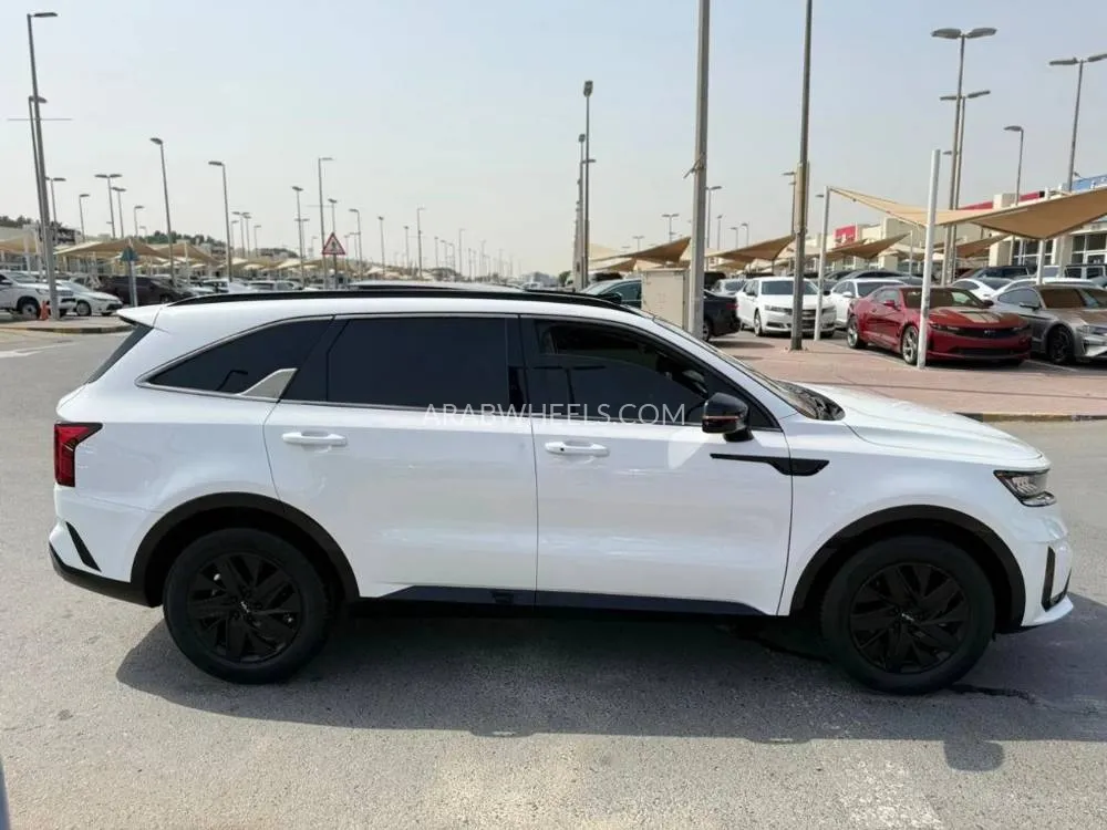 Kia Sorento 2023 for Sale in Sharjah Image-8