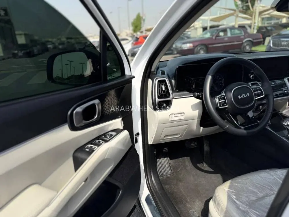 Kia Sorento 2023 for Sale in Sharjah Image-10
