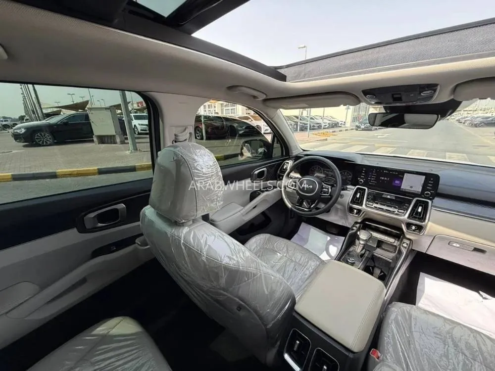 Kia Sorento 2023 for Sale in Sharjah Image-11