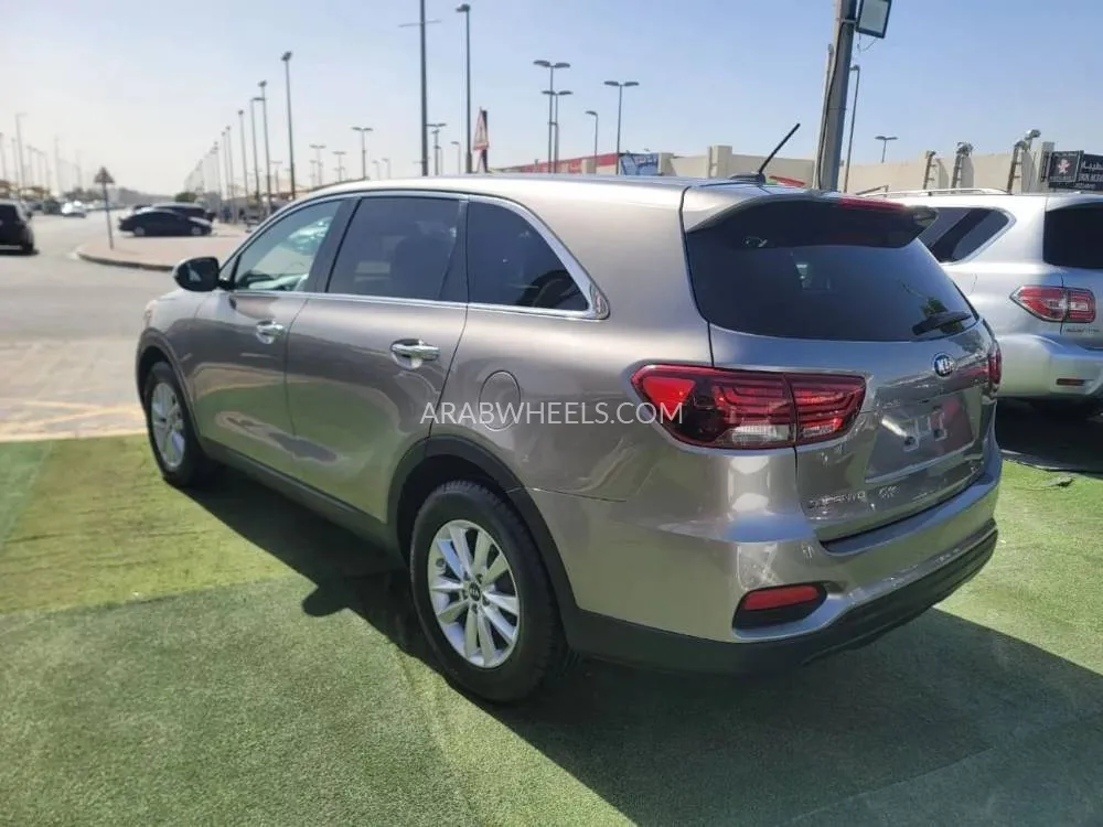 كيا سورينتو 2019 for Sale in الشارقة Image-8