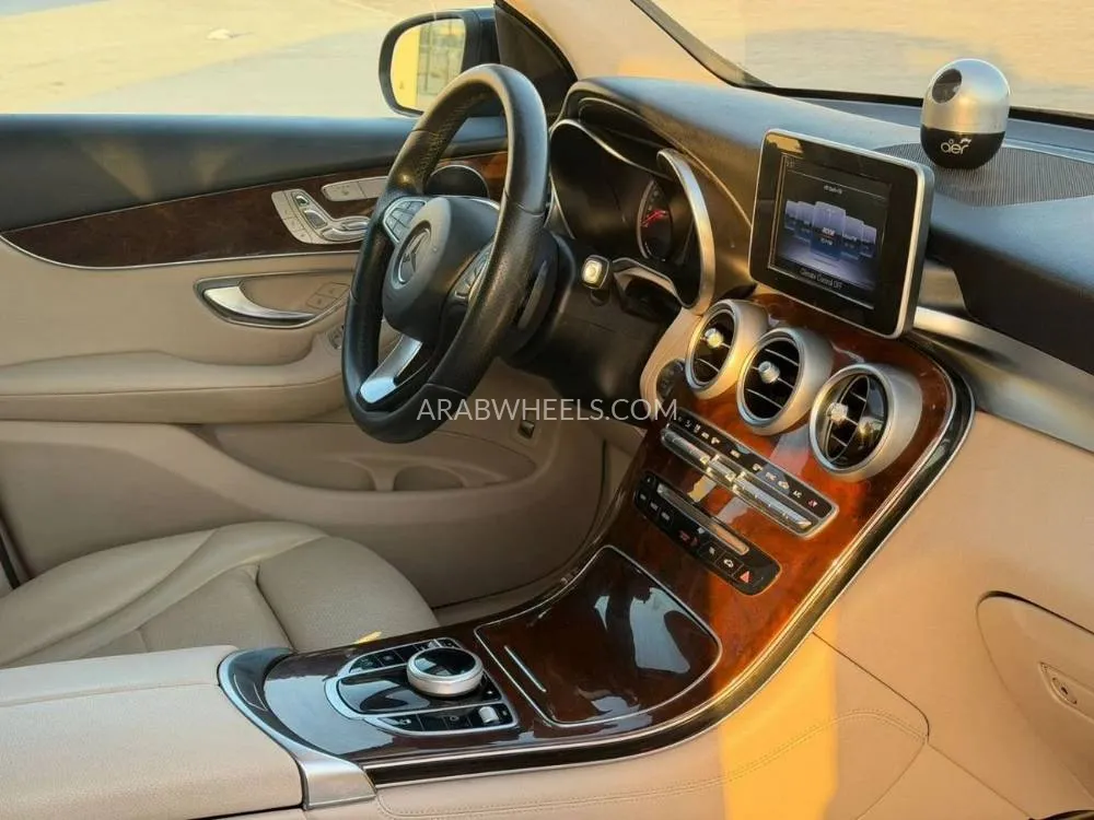 Mercedes Benz GLC Class 2018 for Sale in Sharjah Image-7