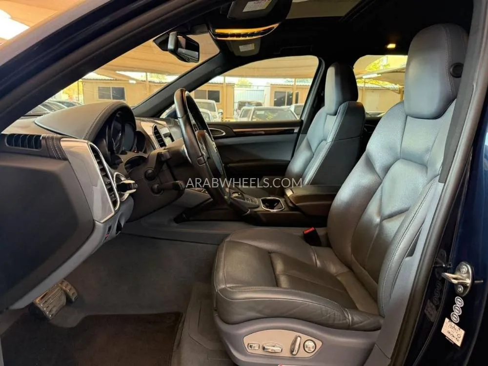 Porsche Cayenne 2011 for Sale in Dubai Image-17
