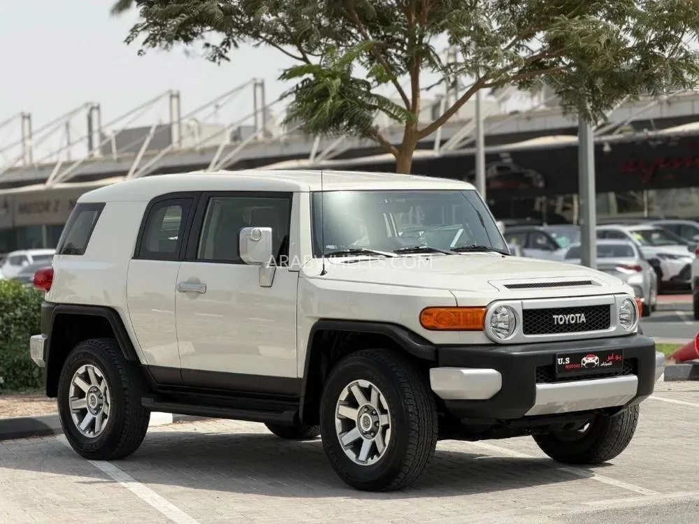 Toyota FJ Cruiser 2023 for Sale in Dubai Image-5