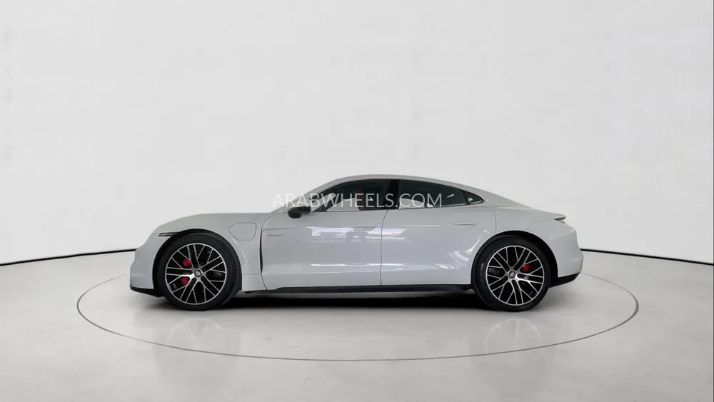 بورشه تايكان 2021 for Sale in الشارقة Image-7