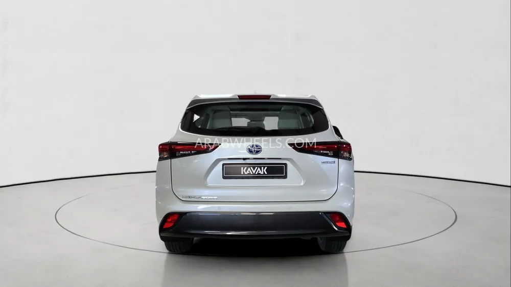 Toyota Highlander 2024 for Sale in Sharjah Image-5