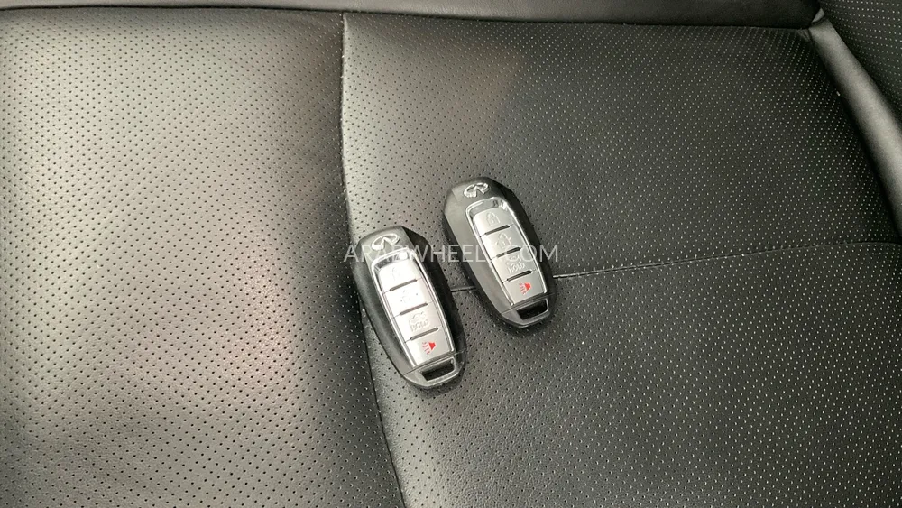 Infiniti Q50 2023 for Sale in Sharjah Image-18