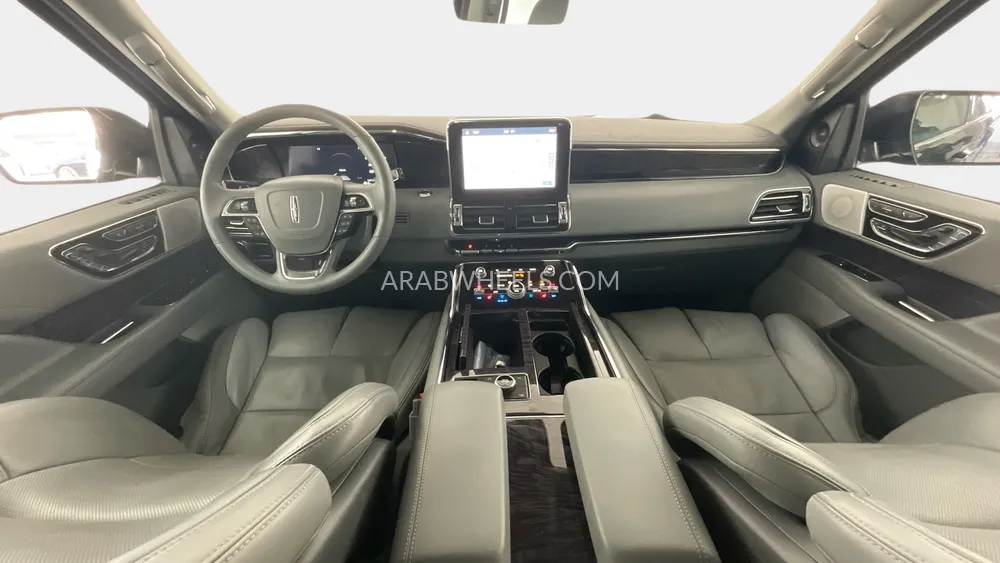 Lincoln Navigator 2021 for Sale in Sharjah Image-10