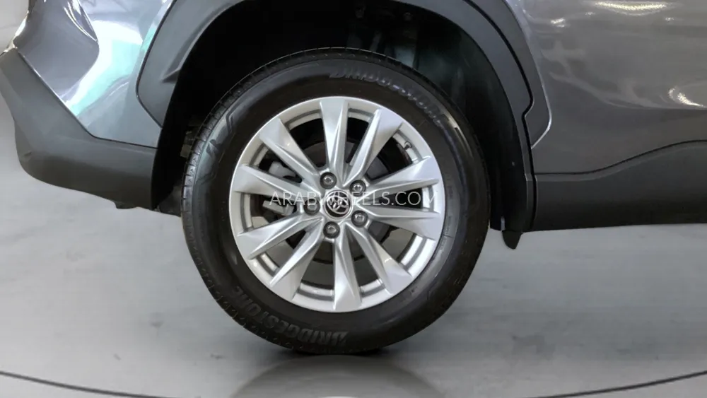 Toyota Corolla Cross 2024 for Sale in Sharjah Image-10