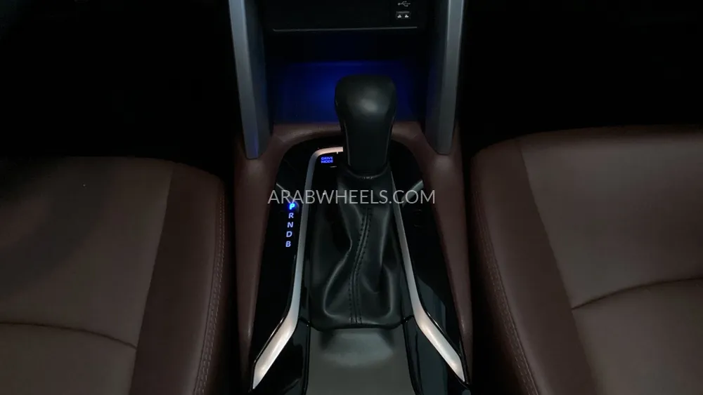 Toyota Corolla Cross 2024 for Sale in Sharjah Image-16