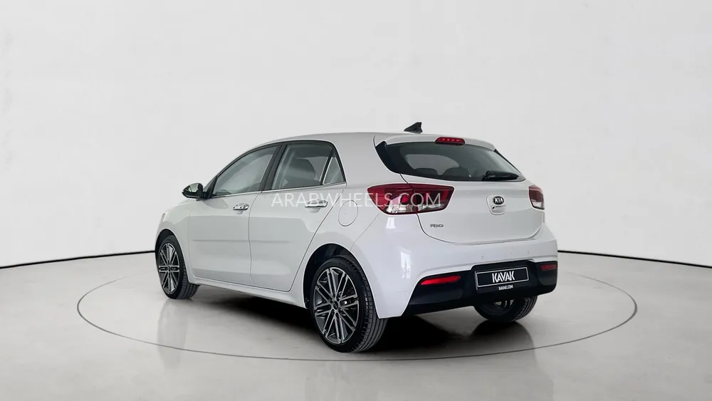 Kia Rio 2021 for Sale in Sharjah Image-4