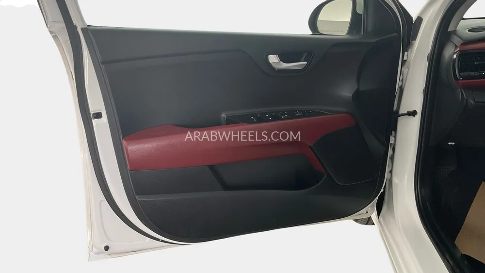 Kia Rio 2021 for Sale in Sharjah Image-18