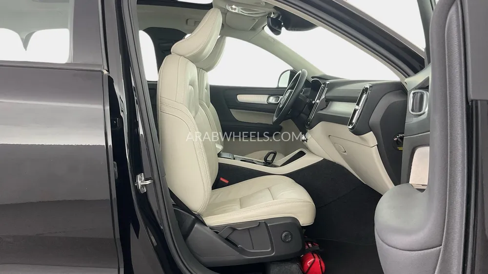 Volvo XC40 2022 for Sale in Dubai Image-12