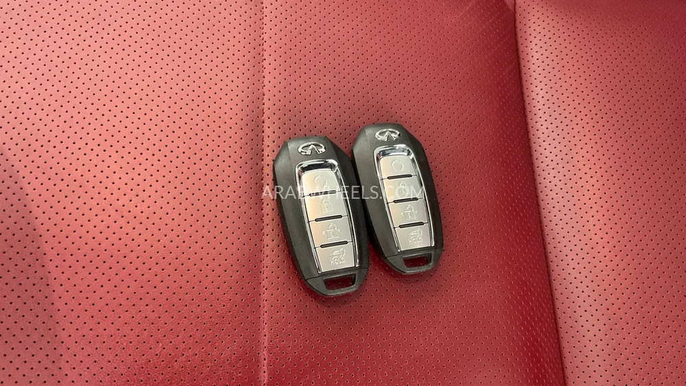 Infiniti QX50 2024 for Sale in Sharjah Image-17