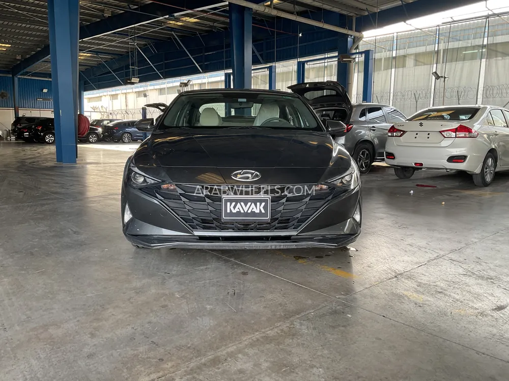 Hyundai Elantra 2023 for Sale in Dubai Image-2