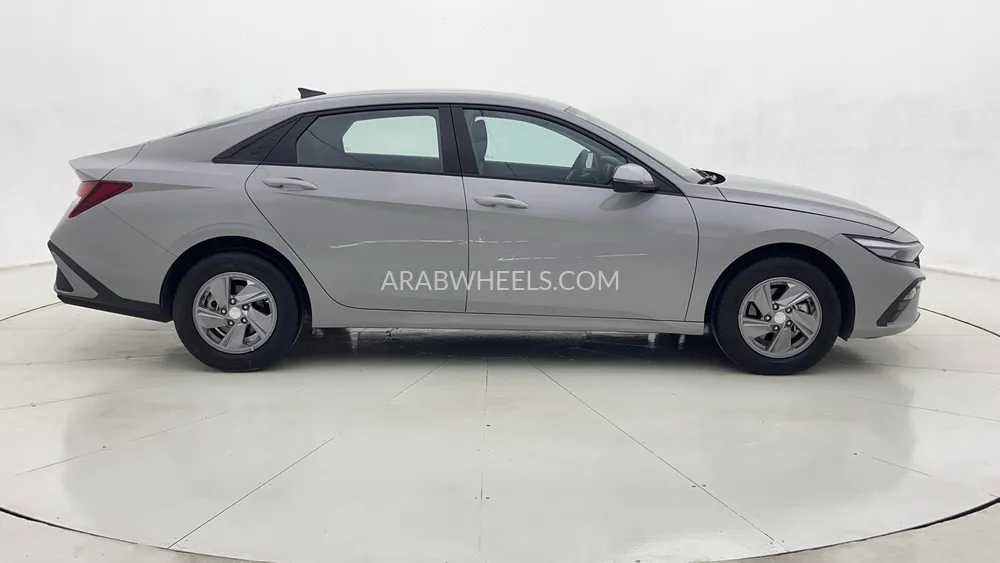 Hyundai Elantra 2025 for Sale in Dubai Image-2