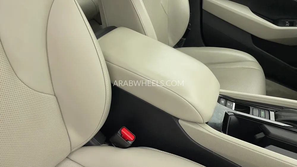 Honda Accord 2023 for Sale in Dubai Image-40