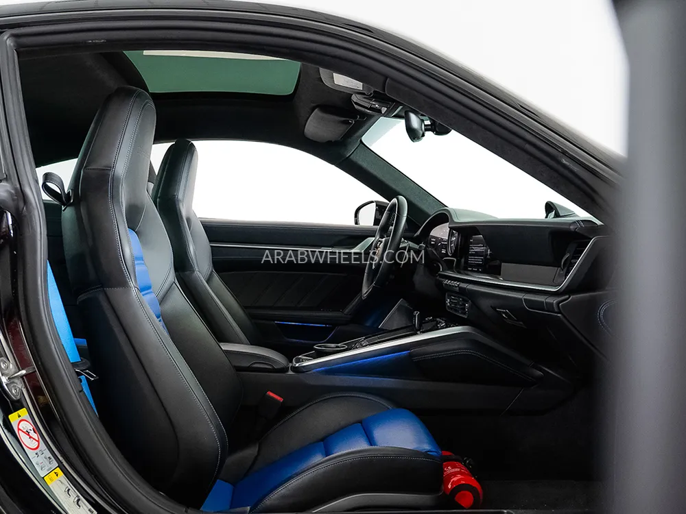 Porsche 911 2022 for Sale in Dubai Image-8