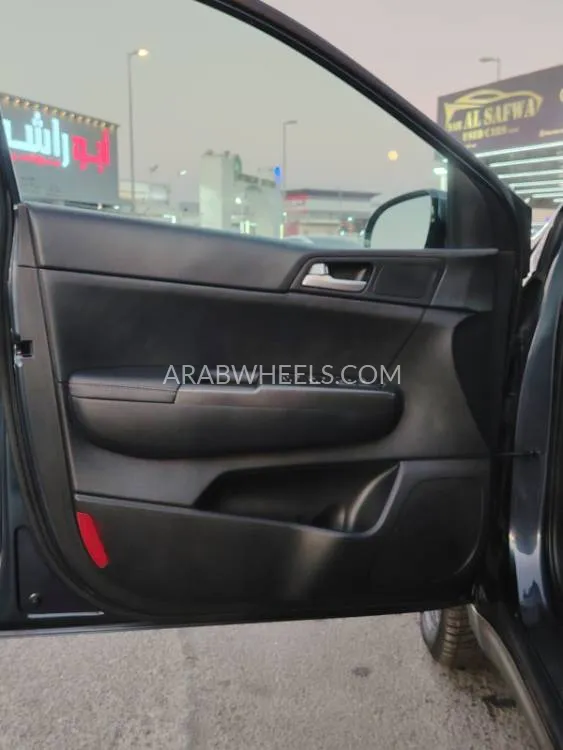 Kia Sportage 2020 for Sale in Ajman Image-8