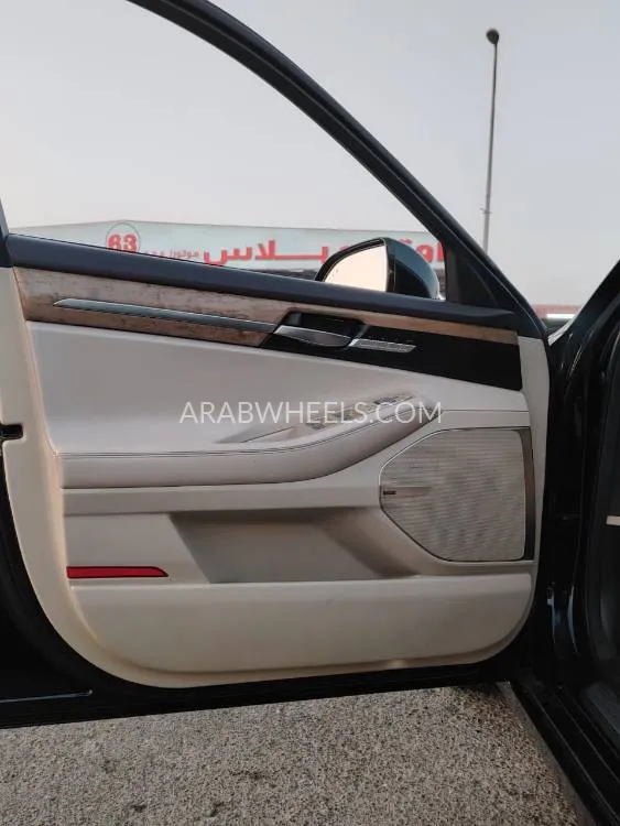 Genesis G90 2019 for Sale in Ajman Image-10