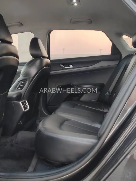 Kia K5 2021 for Sale in Ajman Image-9