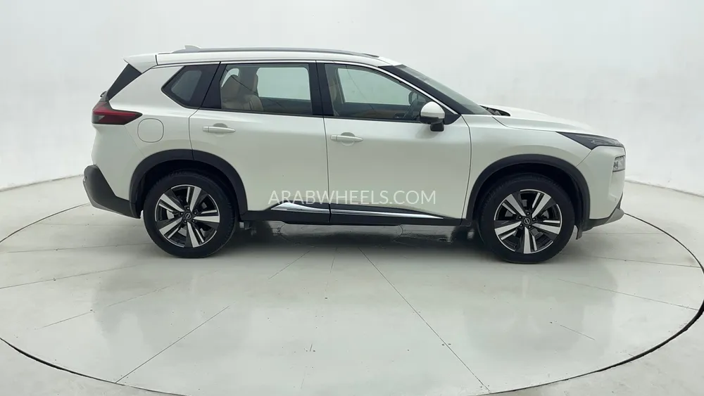 Nissan X-Trail 2023 for Sale in Dubai Image-2