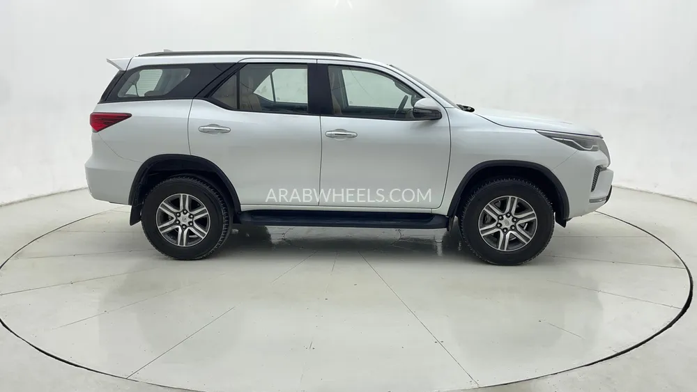 Toyota Fortuner 2024 for Sale in Dubai Image-2