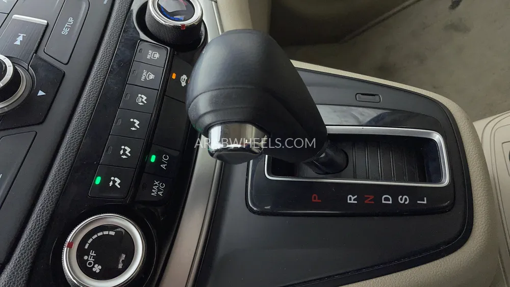 Honda CR-V 2016 for Sale in Dubai Image-16