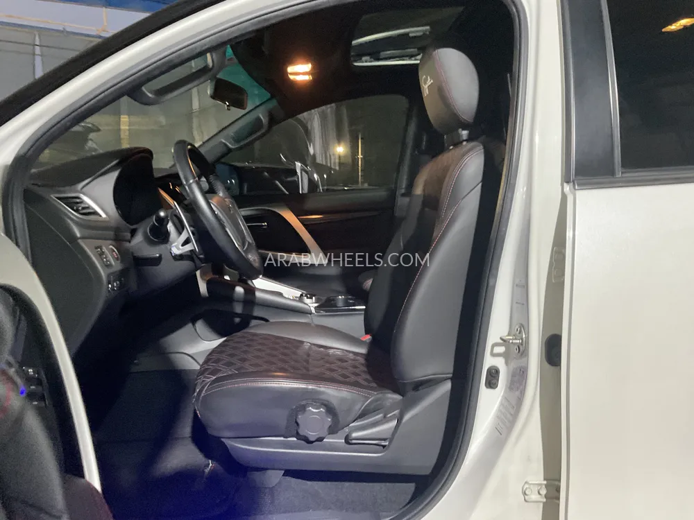 Mitsubishi Montero Sport 2019 for Sale in Sharjah Image-7