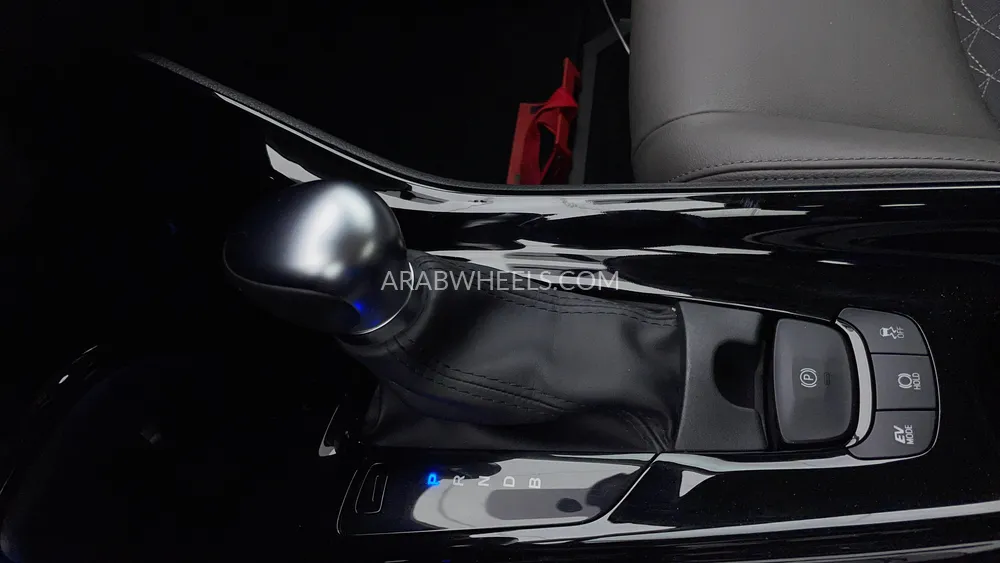 Toyota C-HR 2023 for Sale in Dubai Image-18