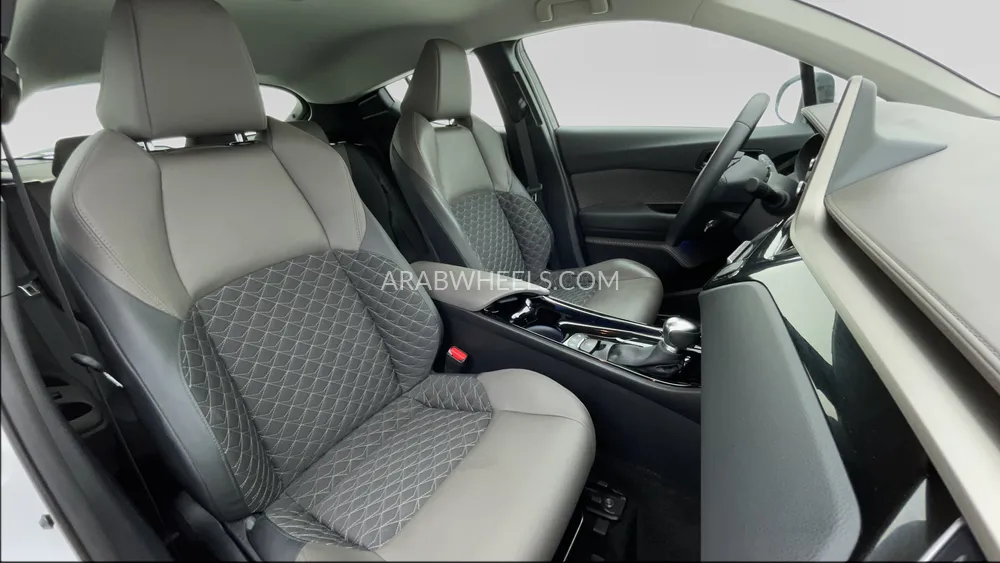 Toyota C-HR 2023 for Sale in Dubai Image-24