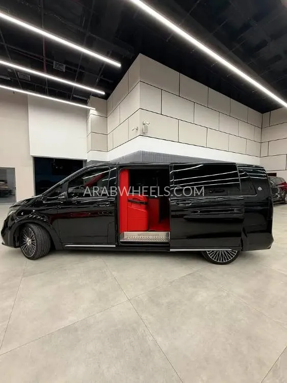Mercedes Benz V Class 2022 for Sale in Dubai Image-5