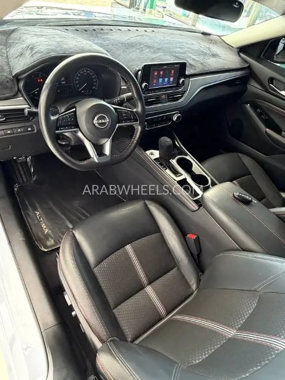Nissan Altima 2023 for Sale in Abu Dhabi Image-2