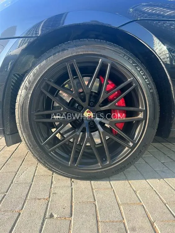 Porsche Macan 2022 for Sale in Dubai Image-3