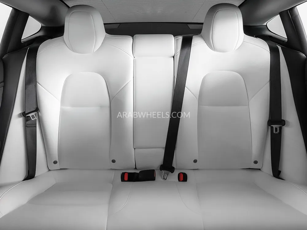 Tesla Model 3 2023 for Sale in Dubai Image-11