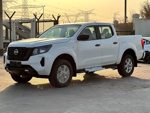 Nissan Navara SE 4x4  M/T 2023 for Sale