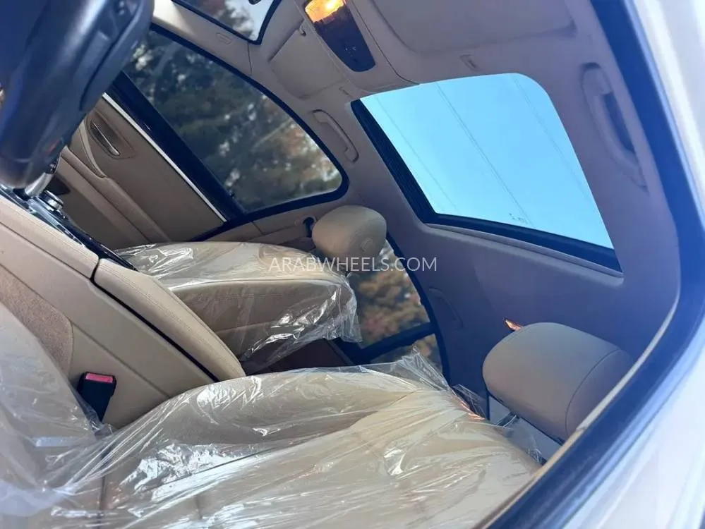 BMW 5 series 2016 for Sale in Sharjah Image-11