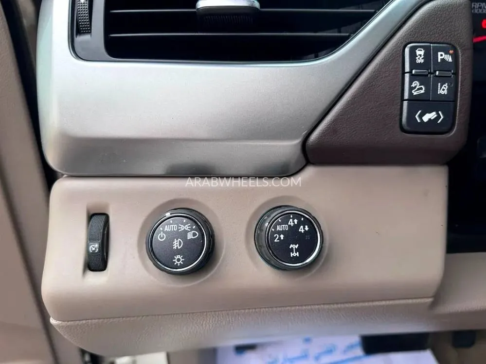 Chevrolet Tahoe 2015 for Sale in Sharjah Image-14