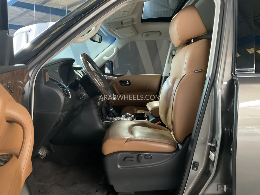 Infiniti QX80 2017 for Sale in Dubai Image-7