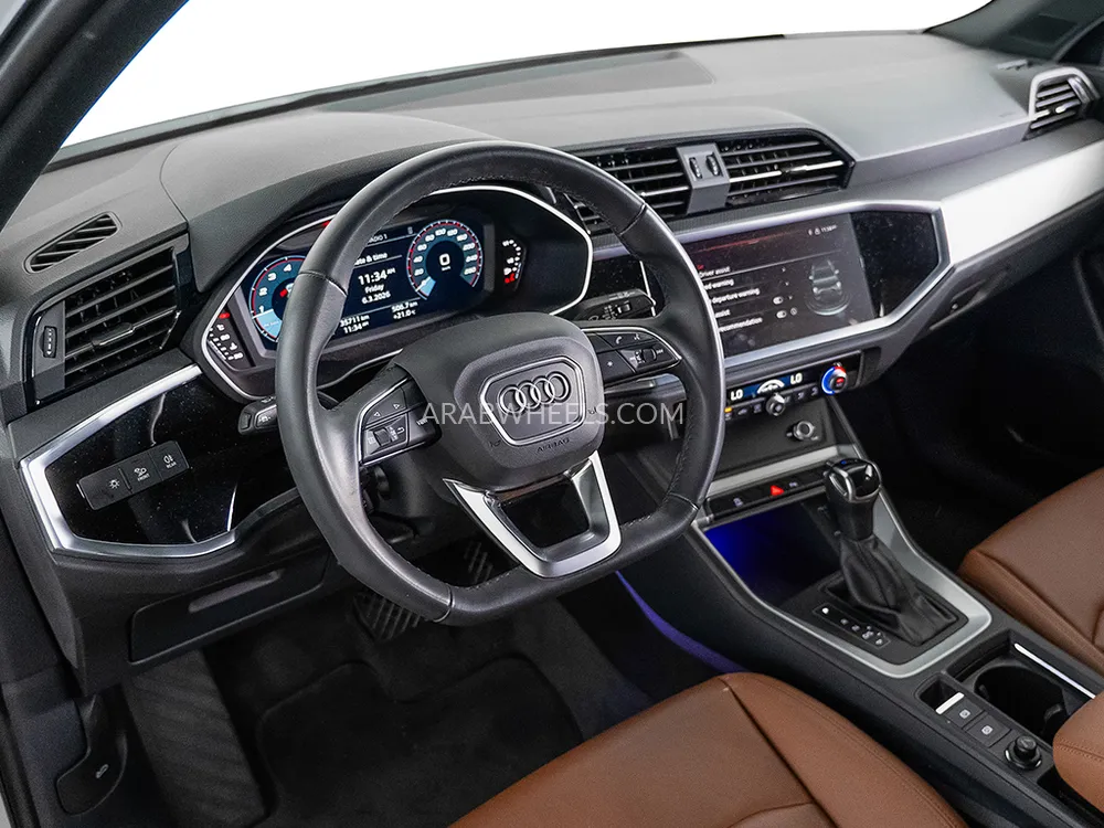 Audi Q3 2023 for Sale in Dubai Image-7